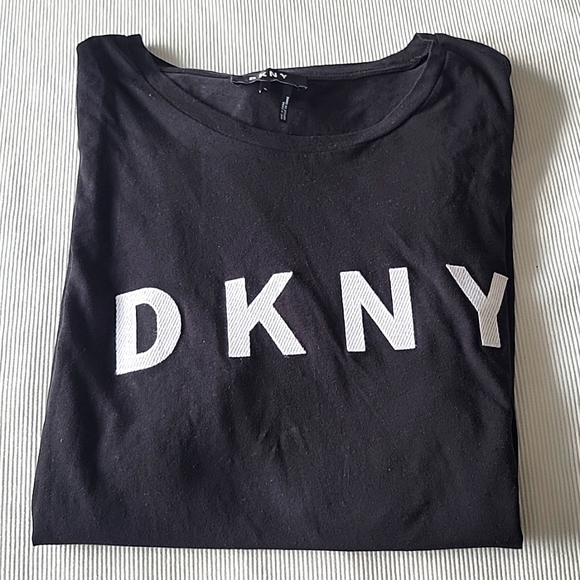 DKNY short sleeves tshirt